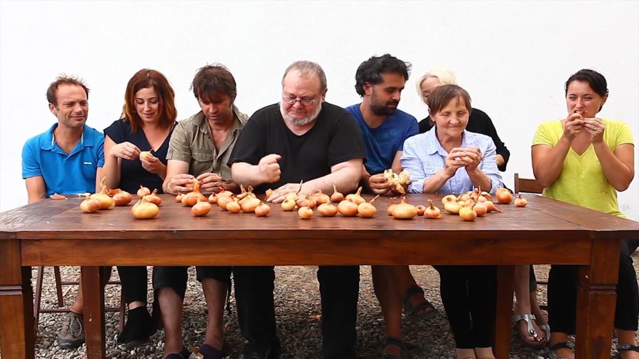 Ceci n'est pas une reunion.00_00_08_17.Still003