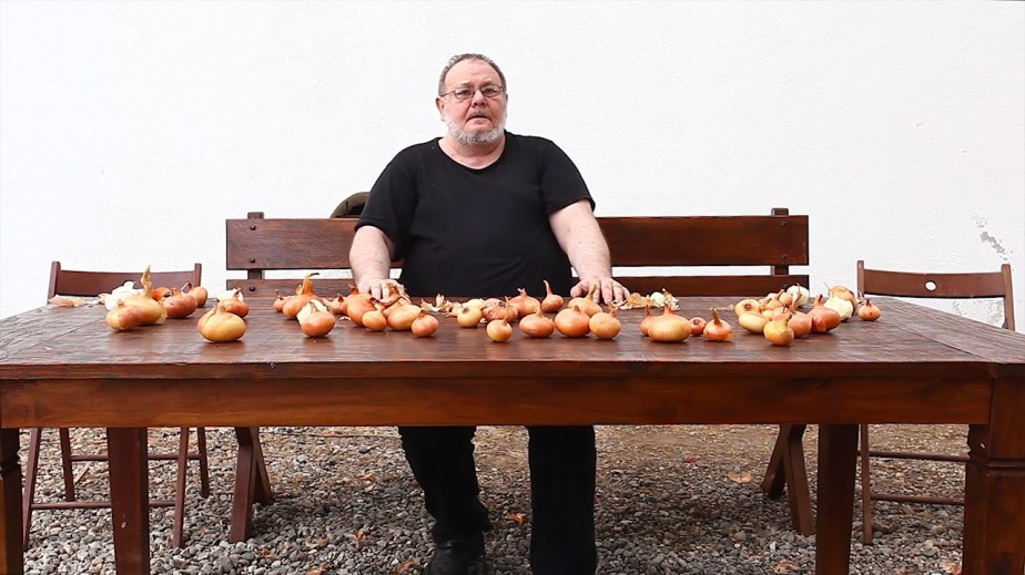 Ceci n'est pas une reunion.00_04_51_09.Still005